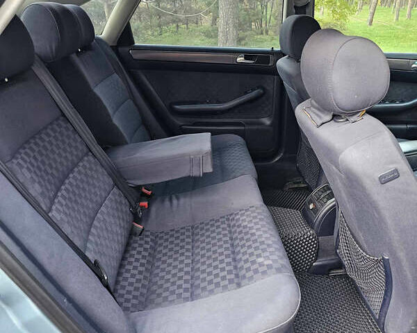 Синий Ауди А6, объемом двигателя 2.5 л и пробегом 335 тыс. км за 4600 $, фото 7 на Automoto.ua