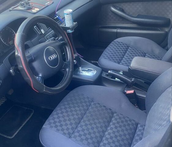 Синий Ауди А6, объемом двигателя 2.4 л и пробегом 244 тыс. км за 2700 $, фото 3 на Automoto.ua