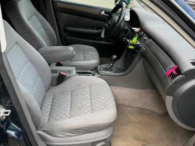 Синий Ауди А6, объемом двигателя 2.5 л и пробегом 338 тыс. км за 1850 $, фото 4 на Automoto.ua