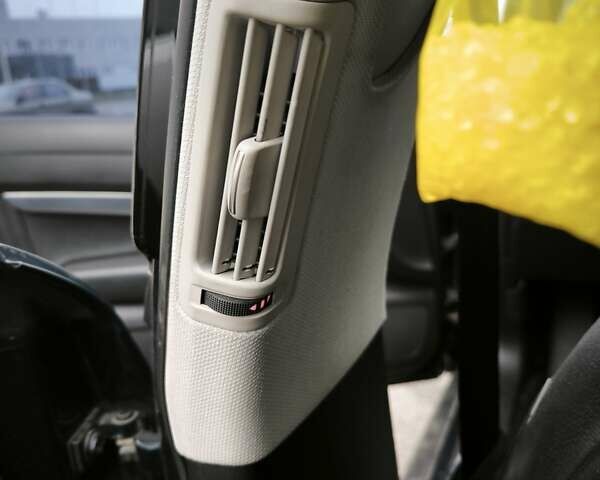 Синій Ауді А6, об'ємом двигуна 3.12 л та пробігом 175 тис. км за 5500 $, фото 22 на Automoto.ua