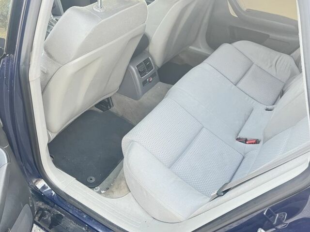Синий Ауди А6, объемом двигателя 0 л и пробегом 400 тыс. км за 5500 $, фото 2 на Automoto.ua