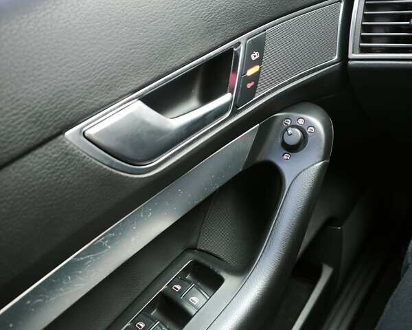 Синій Ауді А6, об'ємом двигуна 3.12 л та пробігом 175 тис. км за 5500 $, фото 31 на Automoto.ua