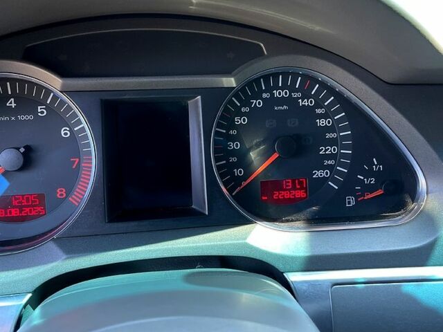 Синий Ауди А6, объемом двигателя 2.4 л и пробегом 228 тыс. км за 6700 $, фото 12 на Automoto.ua
