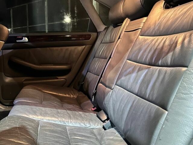 Синий Ауди А6, объемом двигателя 2.5 л и пробегом 366 тыс. км за 2999 $, фото 10 на Automoto.ua