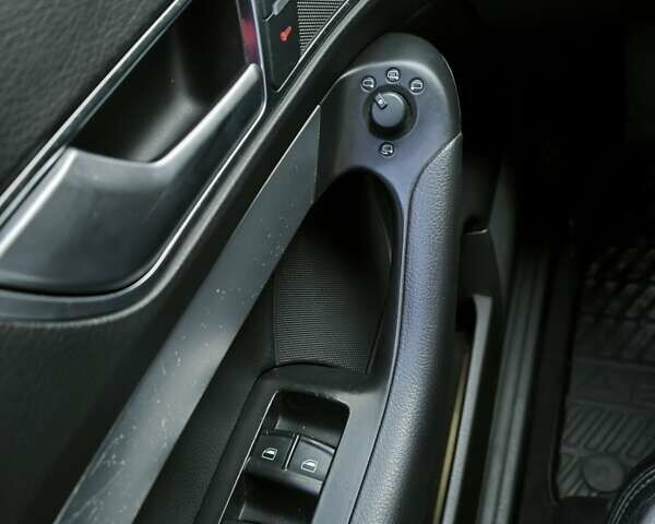 Синій Ауді А6, об'ємом двигуна 3.12 л та пробігом 175 тис. км за 5500 $, фото 32 на Automoto.ua