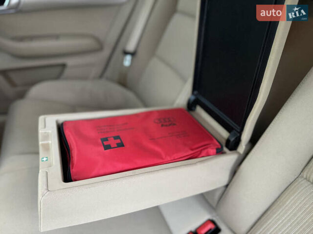 Ауді А6 2004 у Запоріжжя на Automoto.ua Синій Ауді А6, об'ємом двигуна 3 л та пробігом 404 тис. км за 7800 $, фото 9 на Automoto.ua