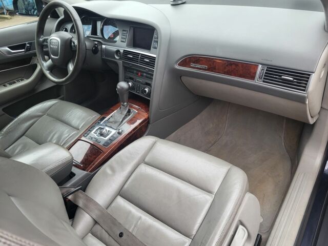 Синий Ауди А6, объемом двигателя 3 л и пробегом 416 тыс. км за 6000 $, фото 6 на Automoto.ua