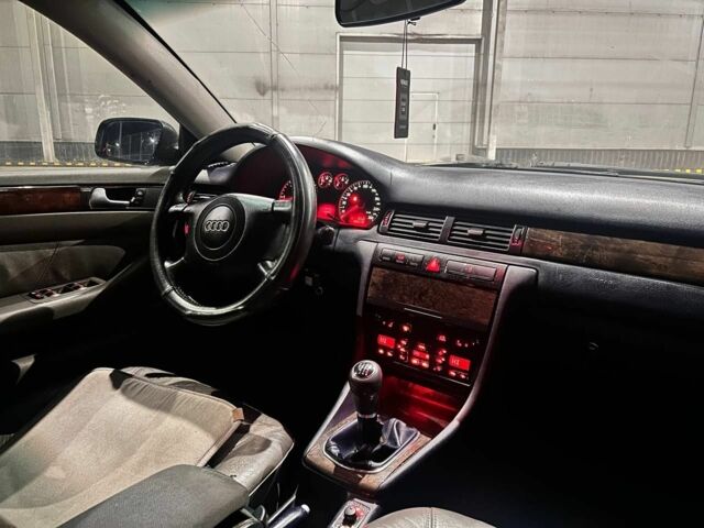 Синий Ауди А6, объемом двигателя 2.5 л и пробегом 366 тыс. км за 2999 $, фото 8 на Automoto.ua