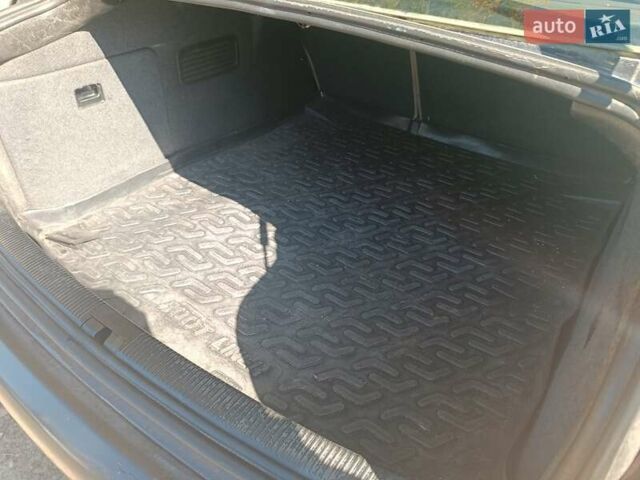 Синий Ауди А6, объемом двигателя 2.5 л и пробегом 368 тыс. км за 5500 $, фото 9 на Automoto.ua