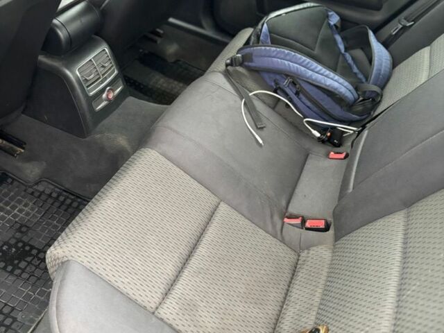 Синий Ауди А6, объемом двигателя 2 л и пробегом 300 тыс. км за 3350 $, фото 9 на Automoto.ua