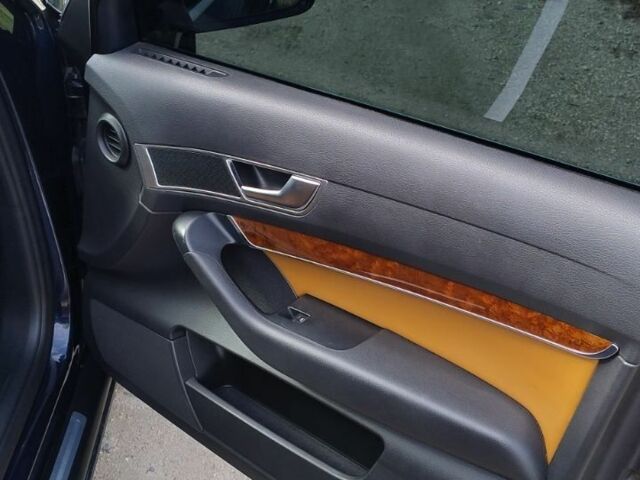 Синій Ауді А6, об'ємом двигуна 2.4 л та пробігом 240 тис. км за 6800 $, фото 13 на Automoto.ua