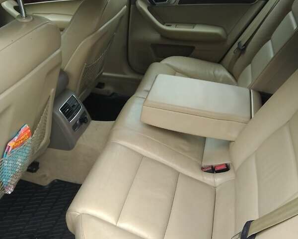 Синий Ауди А6, объемом двигателя 3.2 л и пробегом 395 тыс. км за 4400 $, фото 6 на Automoto.ua