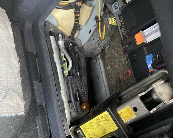 Синий Ауди А6, объемом двигателя 2.39 л и пробегом 232 тыс. км за 6600 $, фото 34 на Automoto.ua