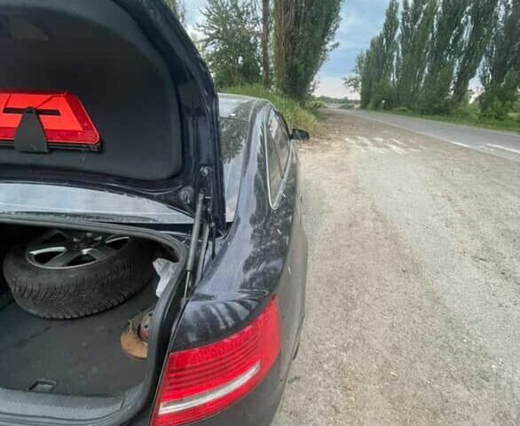 Синій Ауді А6, об'ємом двигуна 3 л та пробігом 300 тис. км за 2800 $, фото 2 на Automoto.ua