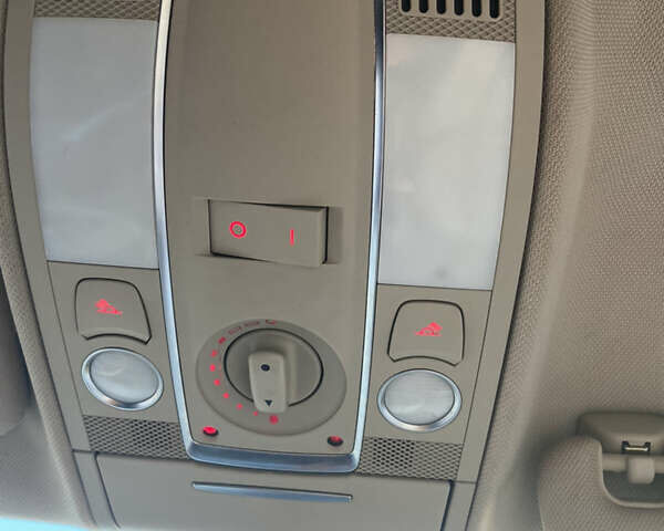 Синий Ауди А6, объемом двигателя 3.2 л и пробегом 330 тыс. км за 6999 $, фото 21 на Automoto.ua