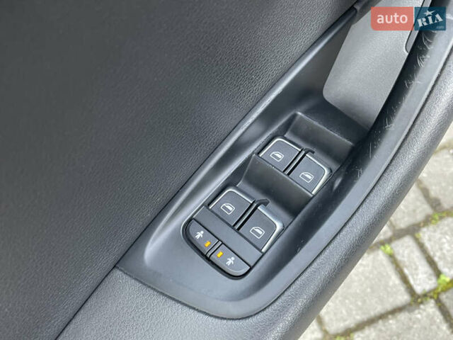 Синий Ауди А6, объемом двигателя 3 л и пробегом 191 тыс. км за 18000 $, фото 8 на Automoto.ua