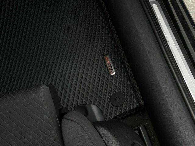 Синий Ауди А6, объемом двигателя 3 л и пробегом 270 тыс. км за 17500 $, фото 4 на Automoto.ua