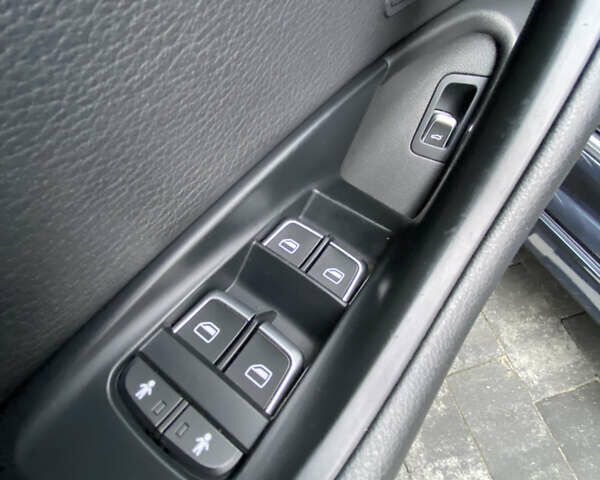 Синій Ауді А6, об'ємом двигуна 1.98 л та пробігом 164 тис. км за 17800 $, фото 17 на Automoto.ua