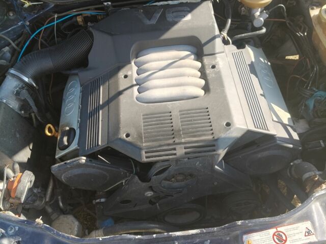 Синий Ауди А6, объемом двигателя 2.4 л и пробегом 250 тыс. км за 1250 $, фото 4 на Automoto.ua