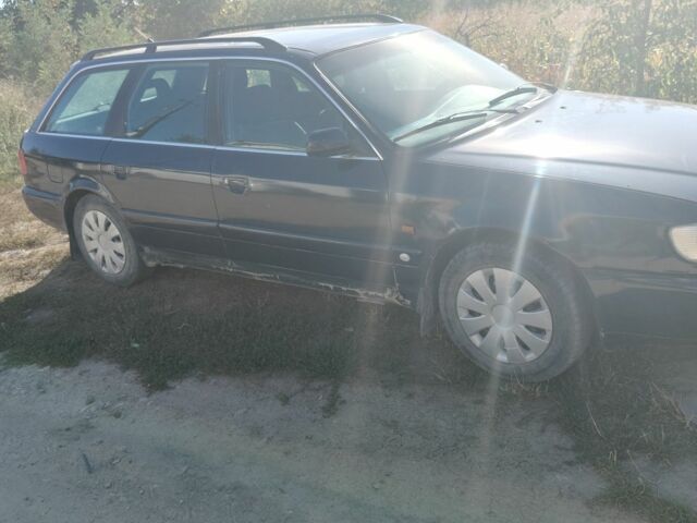 Синий Ауди А6, объемом двигателя 2.4 л и пробегом 250 тыс. км за 1250 $, фото 5 на Automoto.ua