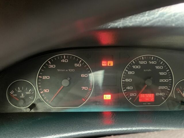 Синий Ауди А6, объемом двигателя 2 л и пробегом 367 тыс. км за 2900 $, фото 5 на Automoto.ua