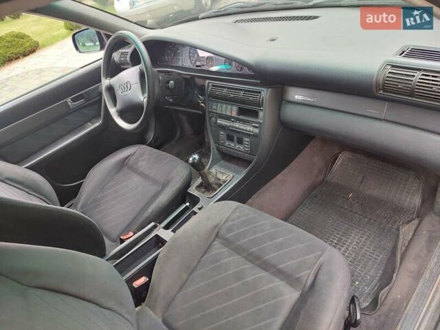 Синий Ауди А6, объемом двигателя 1.8 л и пробегом 345 тыс. км за 2500 $, фото 4 на Automoto.ua