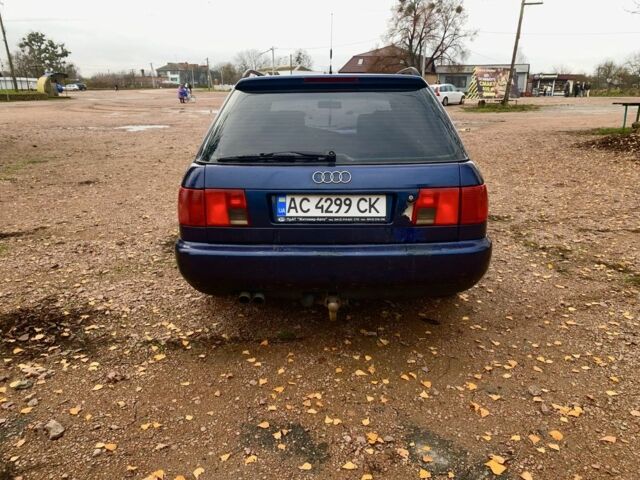 Синий Ауди А6, объемом двигателя 2.6 л и пробегом 377 тыс. км за 2800 $, фото 4 на Automoto.ua