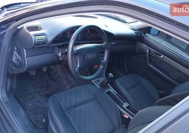 Синий Ауди А6, объемом двигателя 1.78 л и пробегом 345 тыс. км за 3000 $, фото 13 на Automoto.ua