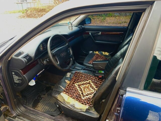 Синий Ауди А6, объемом двигателя 2.6 л и пробегом 377 тыс. км за 2800 $, фото 6 на Automoto.ua