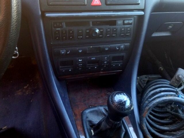 Синий Ауди А6, объемом двигателя 2.5 л и пробегом 420 тыс. км за 2550 $, фото 12 на Automoto.ua