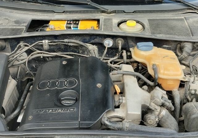 Синий Ауди А6, объемом двигателя 0 л и пробегом 240 тыс. км за 1800 $, фото 1 на Automoto.ua