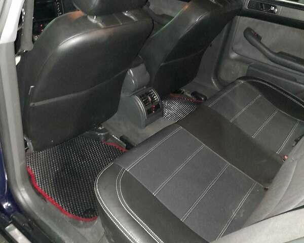 Синий Ауди А6, объемом двигателя 2.4 л и пробегом 70 тыс. км за 3200 $, фото 1 на Automoto.ua