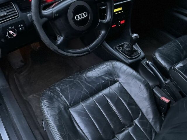 Синій Ауді А6, об'ємом двигуна 2.5 л та пробігом 333 тис. км за 2500 $, фото 7 на Automoto.ua