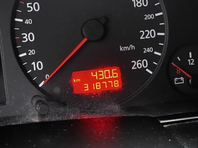 Синій Ауді А6, об'ємом двигуна 2.5 л та пробігом 318 тис. км за 5429 $, фото 11 на Automoto.ua