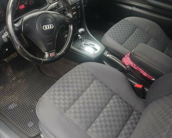 Синий Ауди А6, объемом двигателя 2.4 л и пробегом 416 тыс. км за 4500 $, фото 8 на Automoto.ua