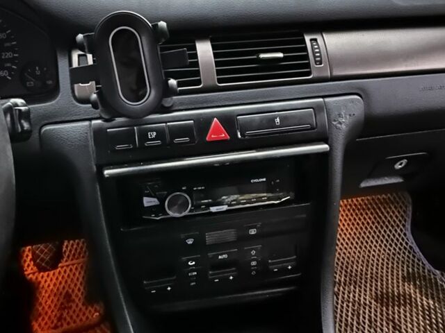 Синій Ауді А6, об'ємом двигуна 2.5 л та пробігом 318 тис. км за 5429 $, фото 12 на Automoto.ua