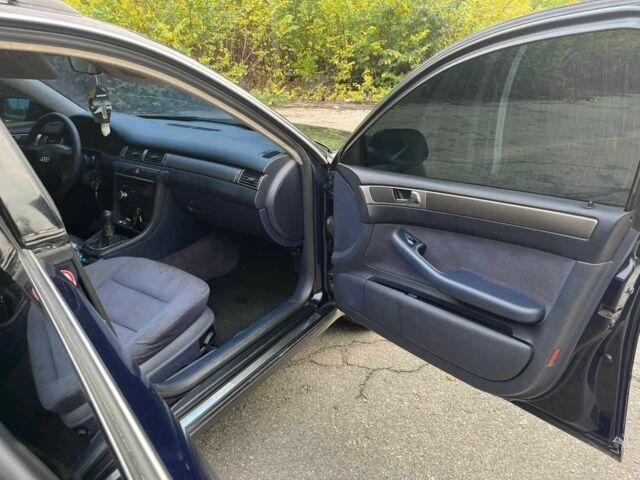 Синий Ауди А6, объемом двигателя 1.8 л и пробегом 365 тыс. км за 5000 $, фото 10 на Automoto.ua