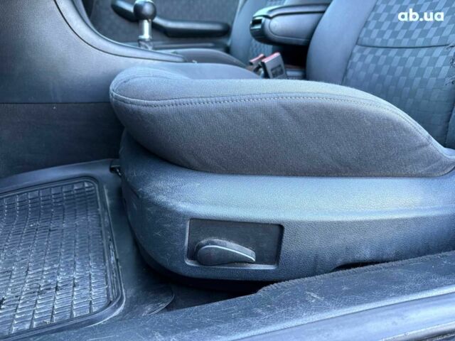 Синій Ауді А6, об'ємом двигуна 2.5 л та пробігом 402 тис. км за 3790 $, фото 32 на Automoto.ua