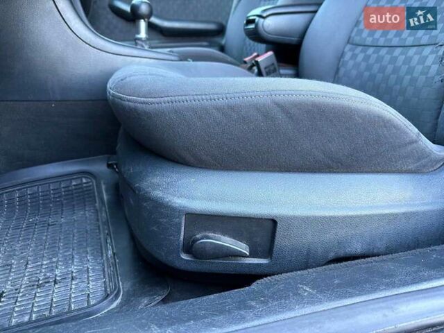 Синій Ауді А6, об'ємом двигуна 2.5 л та пробігом 402 тис. км за 3790 $, фото 32 на Automoto.ua