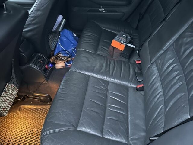 Синий Ауди А6, объемом двигателя 2.5 л и пробегом 281 тыс. км за 4500 $, фото 5 на Automoto.ua