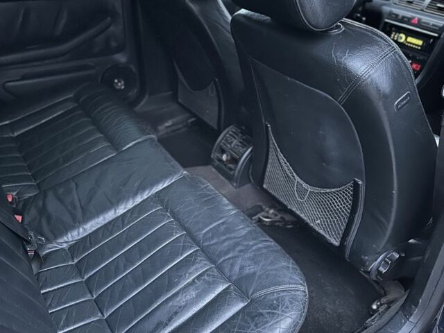 Синій Ауді А6, об'ємом двигуна 2.5 л та пробігом 333 тис. км за 2500 $, фото 10 на Automoto.ua