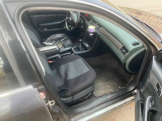 Синий Ауди А6, объемом двигателя 2.5 л и пробегом 406 тыс. км за 3300 $, фото 6 на Automoto.ua