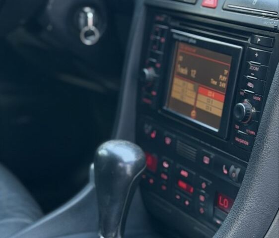 Синій Ауді А6, об'ємом двигуна 2.5 л та пробігом 300 тис. км за 3004 $, фото 11 на Automoto.ua