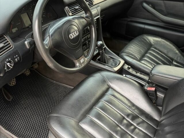 Синий Ауди А6, объемом двигателя 2.5 л и пробегом 270 тыс. км за 4600 $, фото 4 на Automoto.ua