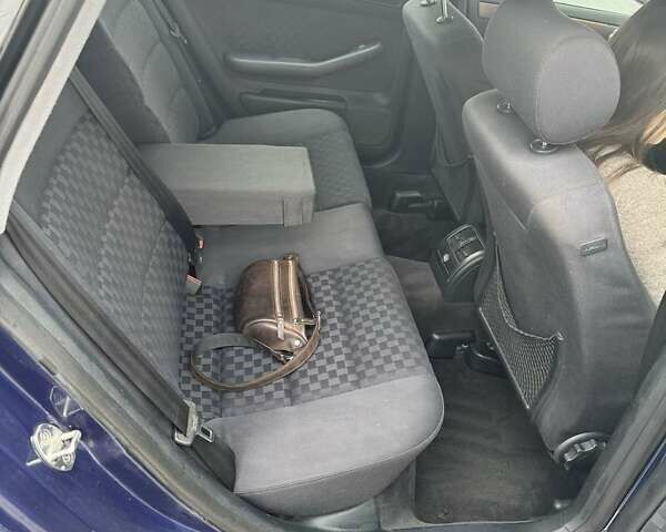 Синий Ауди А6, объемом двигателя 2.5 л и пробегом 325 тыс. км за 4800 $, фото 13 на Automoto.ua