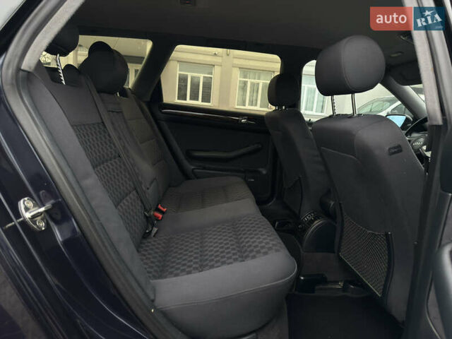 Синий Ауди А6, объемом двигателя 2.5 л и пробегом 300 тыс. км за 3850 $, фото 45 на Automoto.ua