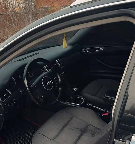 Синий Ауди А6, объемом двигателя 2.4 л и пробегом 311 тыс. км за 4750 $, фото 10 на Automoto.ua