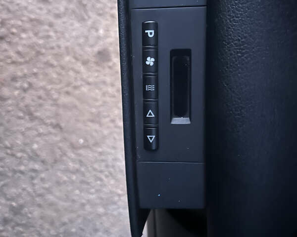 Синий Ауди А6, объемом двигателя 1.9 л и пробегом 379 тыс. км за 2800 $, фото 13 на Automoto.ua