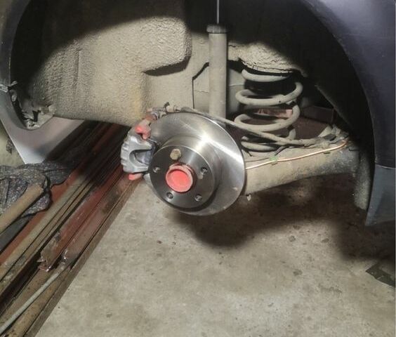 Синій Ауді А6, об'ємом двигуна 1.9 л та пробігом 379 тис. км за 2800 $, фото 9 на Automoto.ua