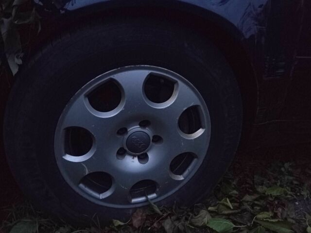 Синій Ауді А6, об'ємом двигуна 2.5 л та пробігом 296 тис. км за 1000 $, фото 5 на Automoto.ua